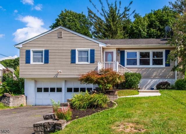 Property at 37 Park Ave, Newton Town, NJ 07860-1121, 3 beds, 1.5 baths