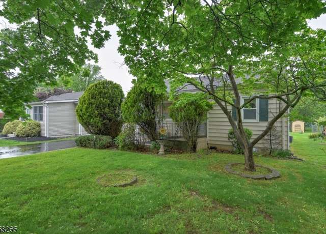 Property at 142 Oak St, Bridgewater Twp., NJ 08807-2715, 3 beds, 1 bath