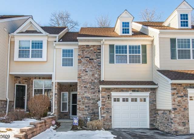 Property at 29 Julia Pl, Mount Olive Twp., NJ 07828-2461, 3 beds, 2.5 baths