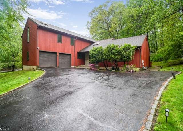 Property at 140 Sun Valley Way, Morris Plains Boro, NJ 07950-2042, 4 beds, 3 baths