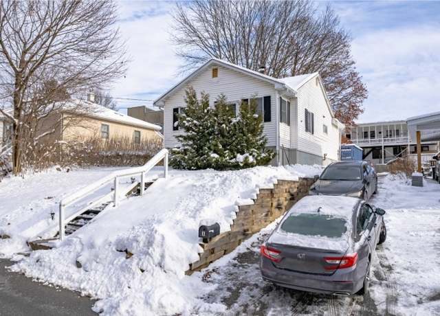 Property at 8 Sterling St, Franklin Boro, NJ 07416-1527, 2 beds, 1 bath