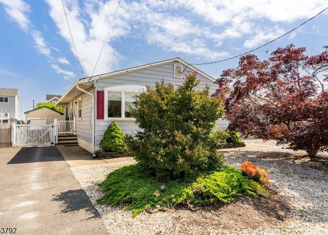 Property at 1112 Laurel Blvd, Lacey Twp., NJ 08734-2902, 3 beds, 1 bath