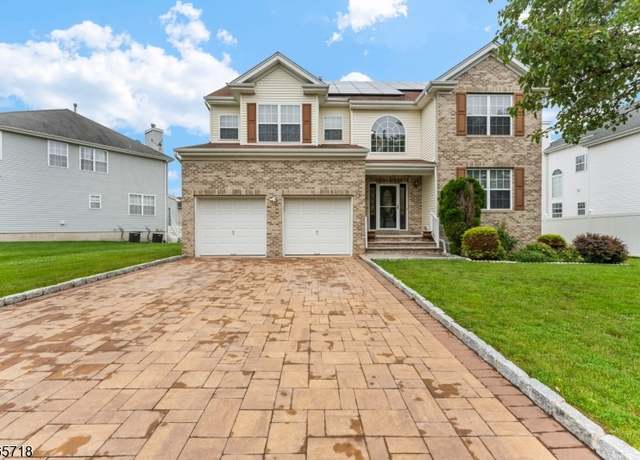 Property at 8 Cobblers Cir, Franklin Park, NJ 08823-1737, 4 beds, 2.5 baths