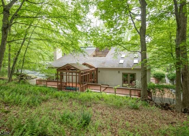 Property at 5 Apgar Way, Tewksbury Twp., NJ 08833-4404, 4 beds, 4.5 baths