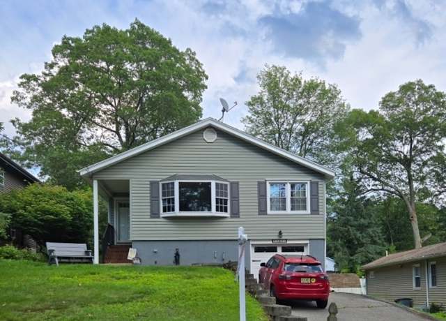 Property at 588 Dell Rd, Roxbury Twp., NJ 07850-1409, 4 beds, 2.5 baths