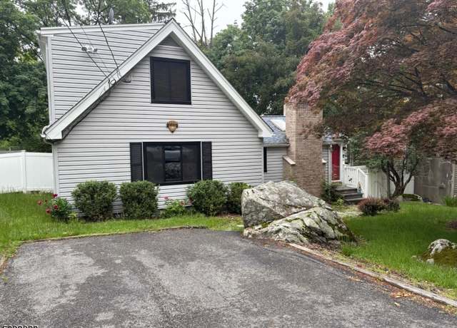 Property at 18 Seneca Trl, Sparta Twp., NJ 07871-1514, 3 beds, 2.5 baths