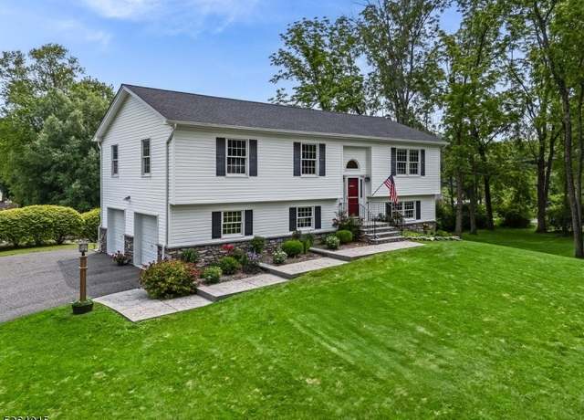 Property at 31 Arthur Ave, Andover Twp., NJ 07860-6019, 3 beds, 2.5 baths