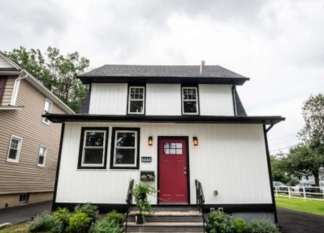 Property at 302 E Lincoln Ave, Roselle Park Boro, NJ 07204-1729, 4 beds, 2 baths