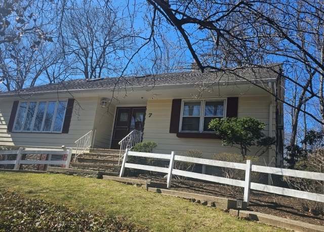 Property at 7 Emerson Ln, Warren Twp., NJ 07059-5333, 5 beds, 4 baths
