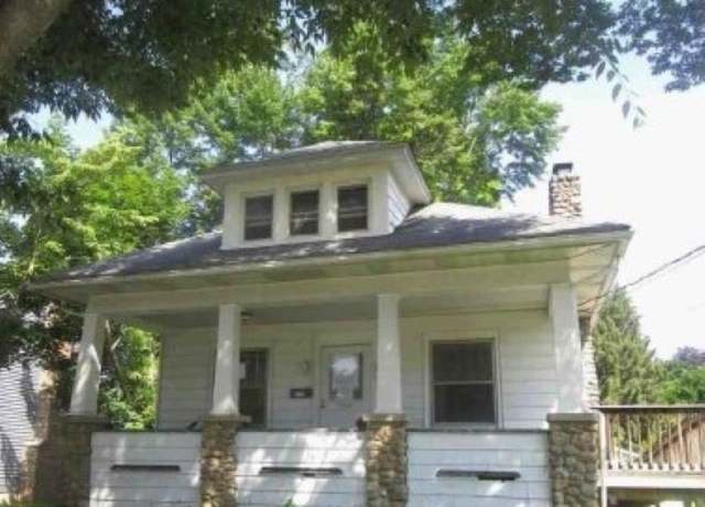 Property at 520 Grand Ave, Hackettstown Town, NJ 07840-1129, 3 beds, 1 bath