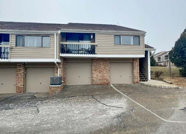 Property at 95 Overlook Dr, Union Twp., NJ 08809-1133, 2 beds, 1 bath