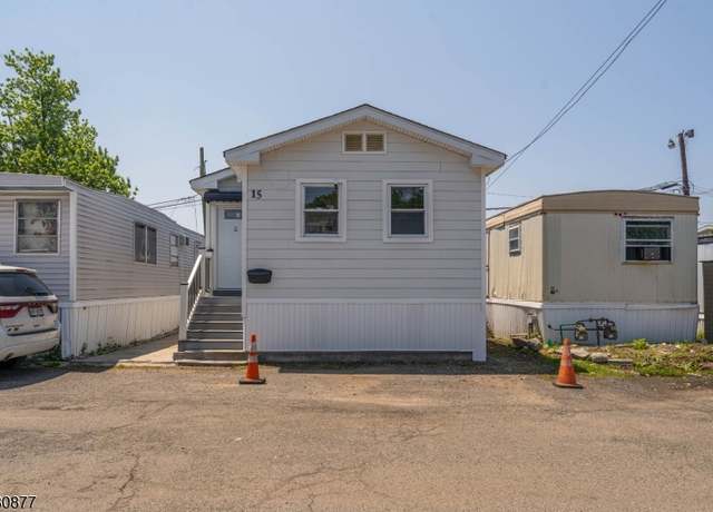 Property at 15 Spruce St, Moonachie Boro, NJ 07074-1806, 2 beds, 2 baths