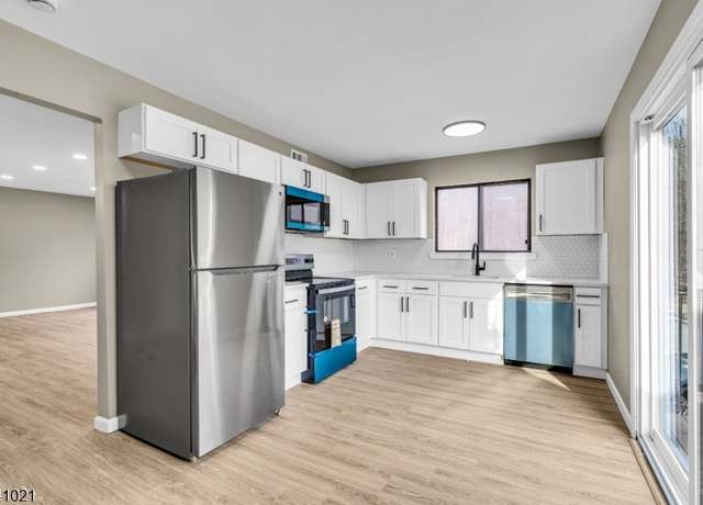 Property at 16310 Dell Pl, Stanhope Boro, NJ 07874-2960, 1 bed, 1 bath