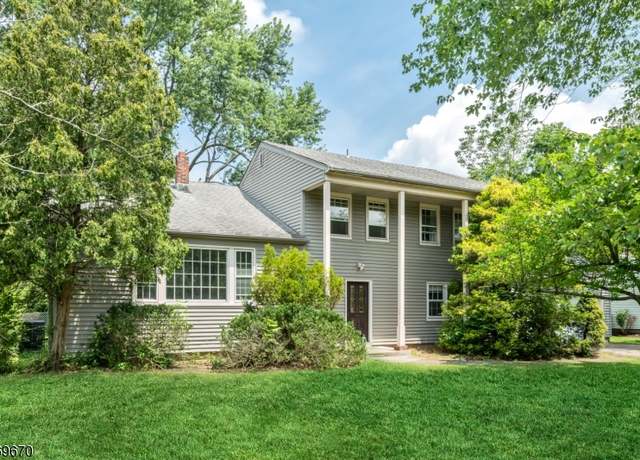 Property at 26 Deauville Dr, Parsippany-troy Hills Twp., NJ 07054-4056, 5 beds, 2.5 baths