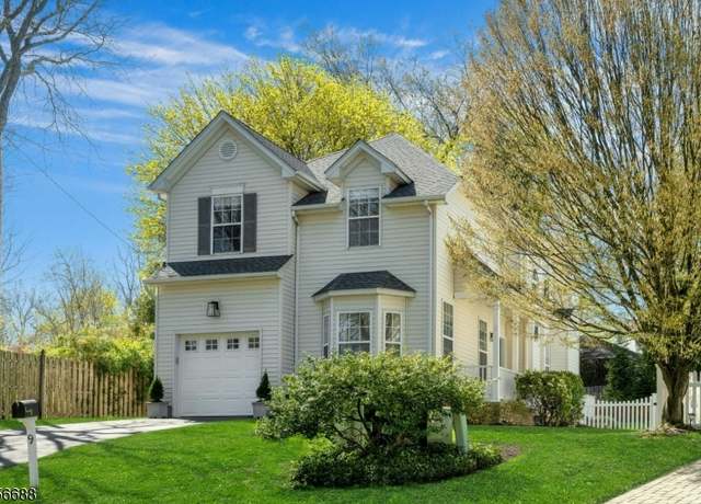 Property at 9 Faitoute Ct, Summit City, NJ 07901-3812, 3 beds, 2.5 baths
