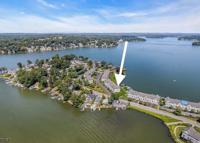 Property at 2 Catamaran Ct, Mount Arlington Boro, NJ 07856-1431, 3 beds, 3.5 baths