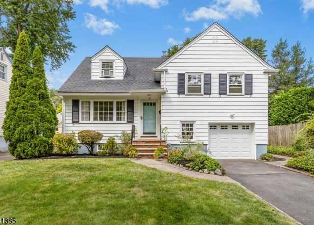 Property at 19 Hawthorne St, Cranford Twp., NJ 07016-3018, 3 beds, 1.5 baths