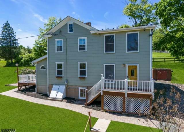 Property at 392 Pittstown Rd, Franklin Twp., NJ 08867-4110, 9 beds, 3.5 baths