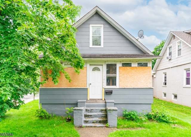 Property at 526 Vosseller Ave, Bound Brook Boro, NJ 08805-1215, 4 beds, 3 baths