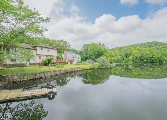 Property at 18 Valley Dr W, Vernon Twp., NJ 07418, 3 beds, 3 baths