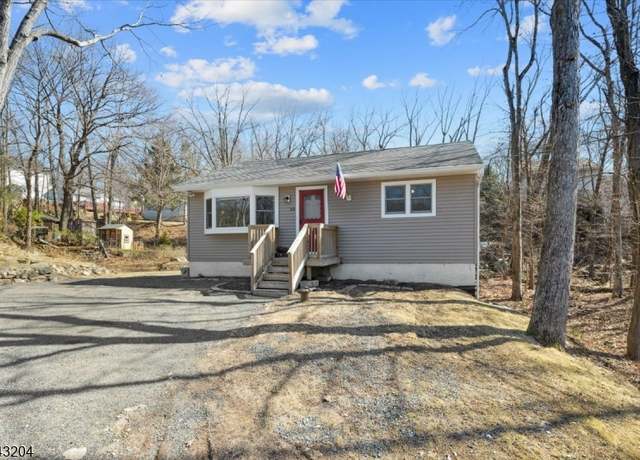 Property at 101 Vermont Trl, Hopatcong Boro, NJ 07843-1121, 3 beds, 2 baths