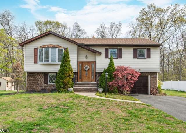 Property at 24 Glencrest Dr, Hampton Twp., NJ 07860-6701, 3 beds, 2 baths