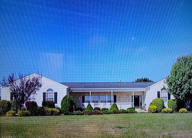 Property at 2 Mott Way, Raritan Twp., NJ 08822-6908, 4 beds, 3.5 baths
