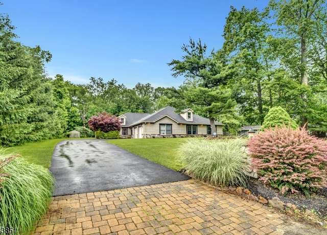 Property at 965 Severin Dr, Bridgewater Twp., NJ 08807-2326, 6 beds, 5 baths