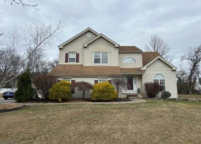 Property at 713 Colonial Ct, Branchburg Twp., NJ 08876-3860, 4 beds, 2.5 baths