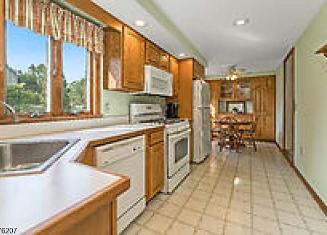 Property at 6 Franklin St, Franklin Twp., NJ 07882, 2 beds, 1 bath