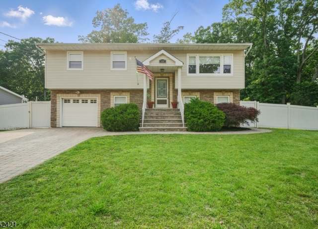 Property at 102 Murdock St, Woodbridge Twp., NJ 08863-1226, 4 beds, 2 baths
