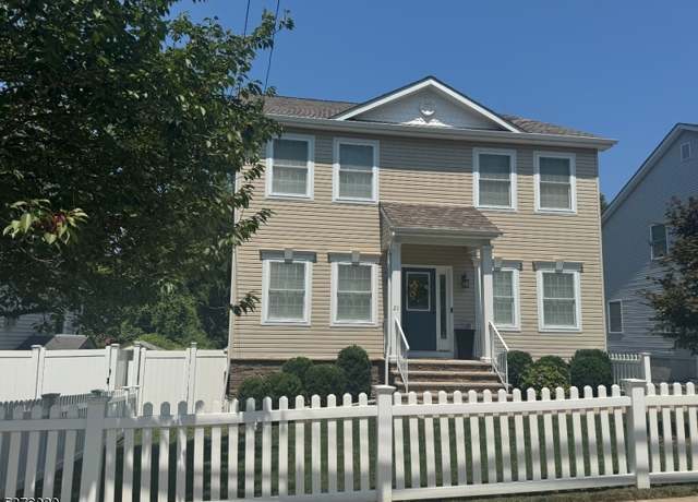 Property at 21 Bernards Ave, Bernardsville Boro, NJ 07924-2403, 4 beds, 2.5 baths