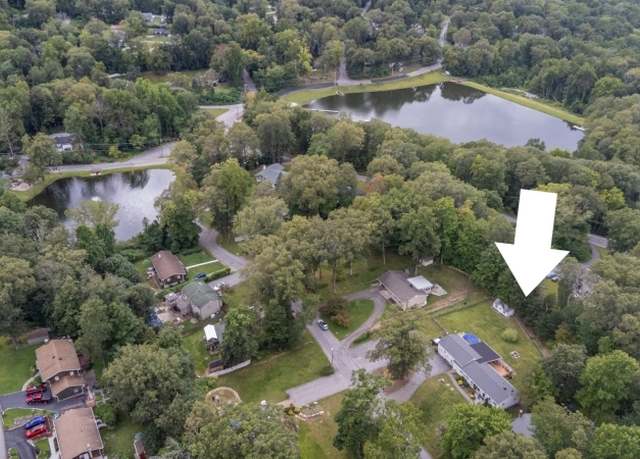 Property at 10 Applewood Rd, Vernon Twp., NJ 07419-2018, 3 beds, 2 baths