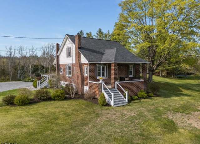 Property at 27 Stillwater Rd, Hardwick Twp., NJ 07825-9556, 4 beds, 1.5 baths