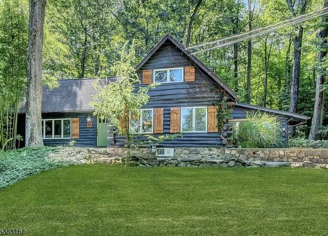 Property at 141 Hillside Rd, Sparta Twp., NJ 07871-2033, 3 beds, 2.5 baths