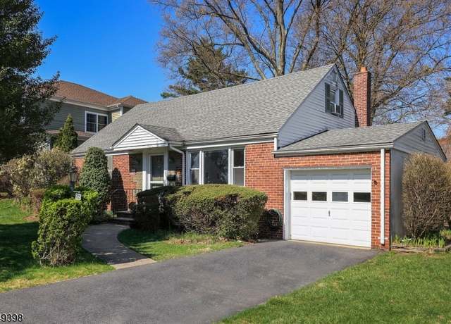 Property at 112 Clifton St, Westfield Town, NJ 07090-1652, 4 beds, 1 bath