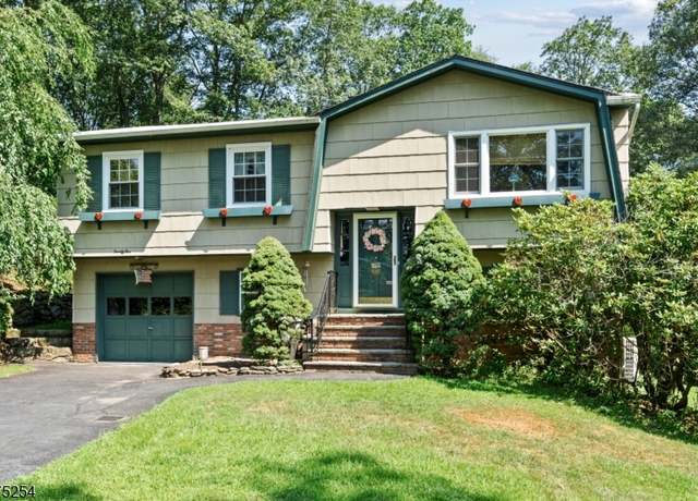 Property at 25 Mohawk Ave, Rockaway Twp., NJ 07866-1805, 4 beds, 2.5 baths