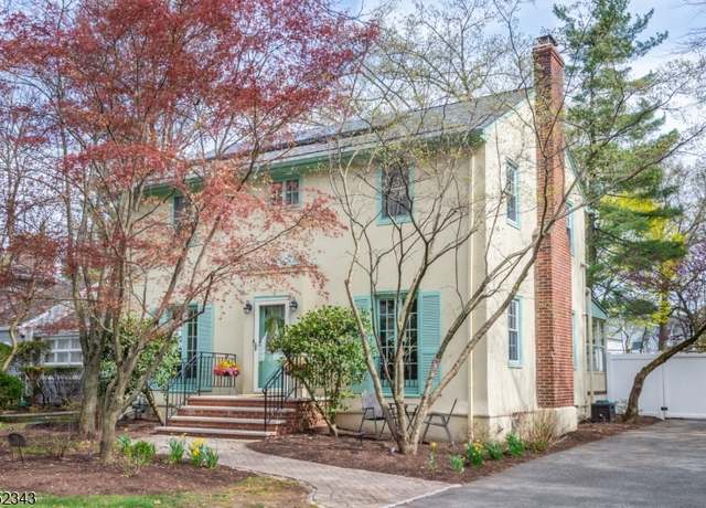 Property at 26 Benvenue Ave, West Orange Twp., NJ 07052-3202, 3 beds, 2.5 baths