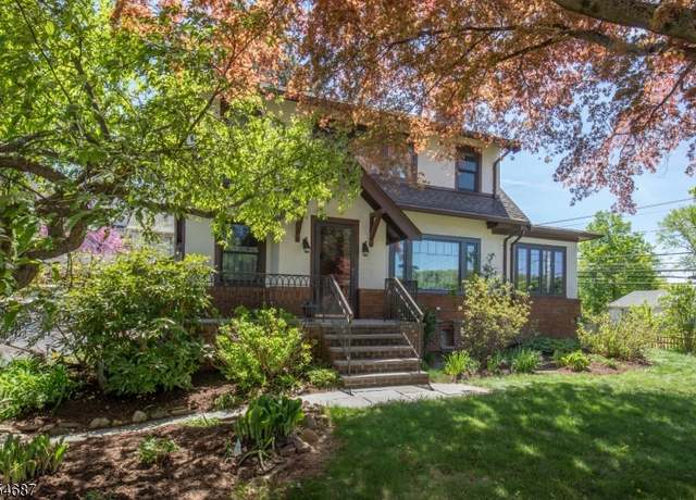 Property at 1 Ambar Pl, Bernardsville Boro, NJ 07924-2501, 3 beds, 3.5 baths