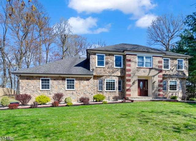 Property at 2 Ledgerock Ct, Parsippany-troy Hills Twp., NJ 07950-2758, 5 beds, 2.5 baths
