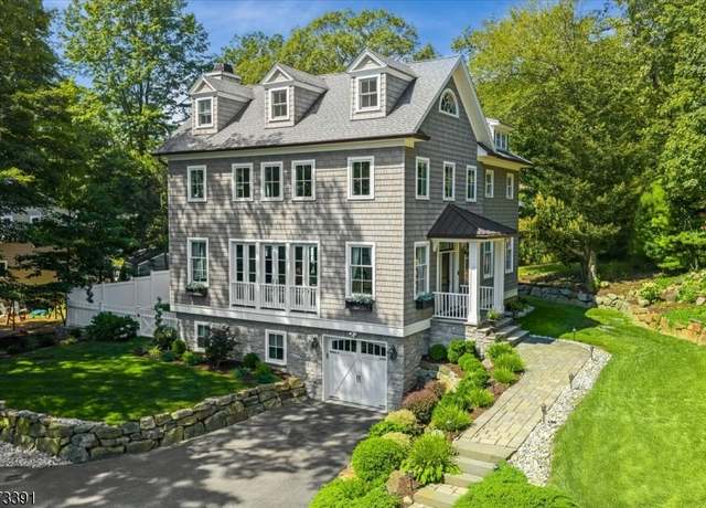 Property at 7 W Crest Trl, Kinnelon Boro, NJ 07405-2823, 4 beds, 4 baths