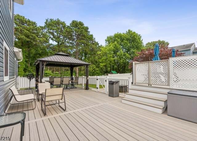 Property at 123 F St, Brick Twp., NJ 08723-7247, 3 beds, 1.5 baths