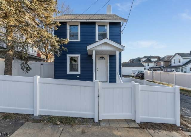 Property at 288 Marshall St, Phillipsburg Town, NJ 08865-3228, 3 beds, 1.5 baths