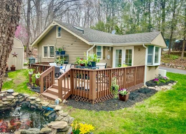 Property at 2 Midway Ter, West Milford Twp., NJ 07480-4114, 2 beds, 1 bath