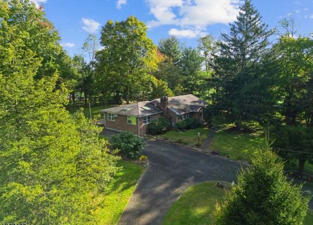 Property at 685 Shunpike Rd, Chatham Twp., NJ 07935-3018, 3 beds, 1 bath