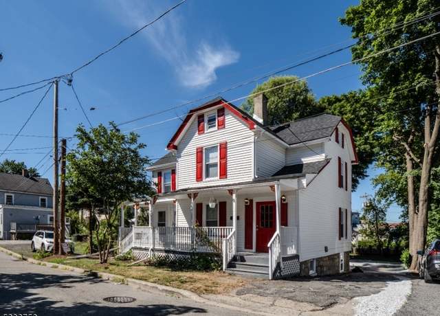 Property at 13 Cedar St, Newton Town, NJ 07860-2101, 4 beds, 4.5 baths