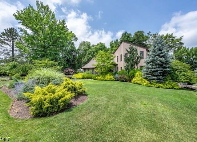 Property at 17 Brentwood Dr, North Caldwell Boro, NJ 07006-4336, 5 beds, 3.5 baths