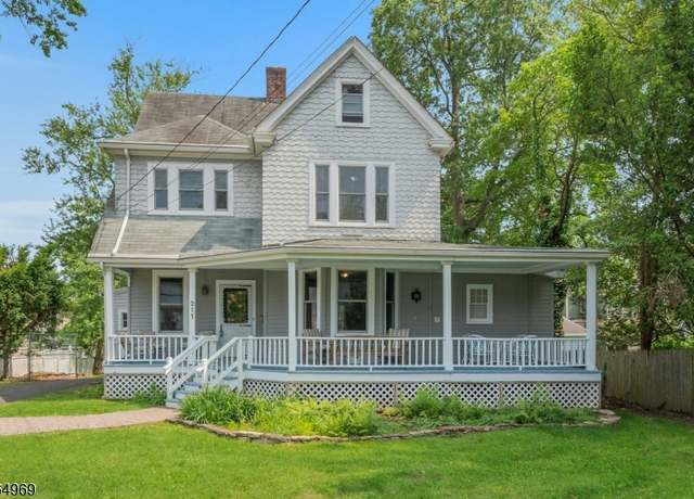 Property at 211 Park St, Westfield Town, NJ 07090-2513, 5 beds, 2 baths
