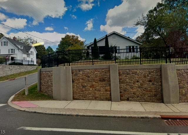 Property at 92 Mount Airy Rd, Bernardsville Boro, NJ 07924-2718, 3 beds, 2 baths