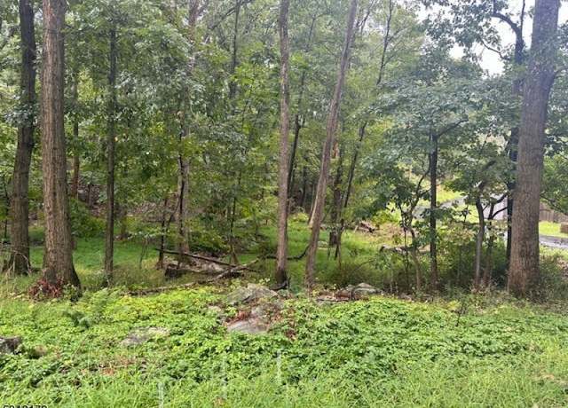 Property at 111 Wellesley Trl, Hopatcong Boro, NJ 07843-1122